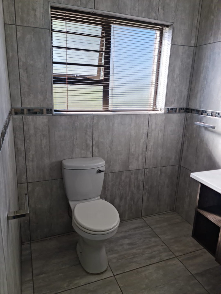 To Let 2 Bedroom Property for Rent in Albertinia Western Cape